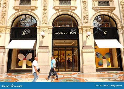 louis vuitton guia milano|louis vuitton milan italy locations.